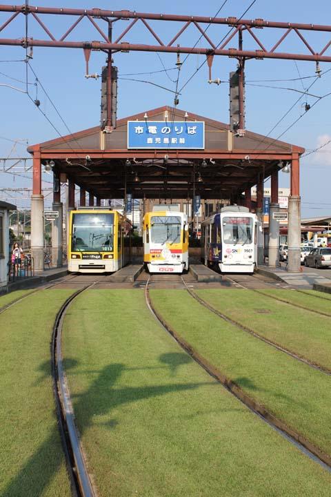 本日16時〜19時、オープニングパーティーです。