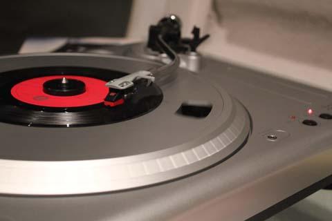 シングルレコード音源をデジタルデータへ変換中