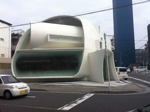 天文館に不思議な建物出現