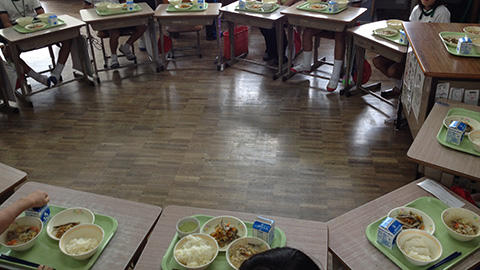 学校給食 学校給食